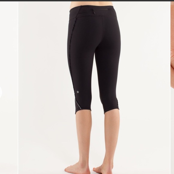 Lulumon crop - Picture 2 of 8